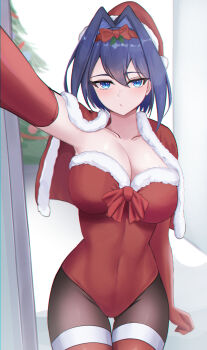 1girl absurdres black_pantyhose blue_eyes blue_hair breasts brulee capelet christmas_tree cleavage commentary covered_navel elbow_gloves english_commentary fur-trimmed_capelet fur-trimmed_headwear fur-trimmed_leotard fur-trimmed_thighhighs fur_trim gloves hair_intakes hat highres hololive hololive_english large_breasts leotard looking_at_viewer ouro_kronii outstretched_arm pantyhose pom_pom_(clothes) reaching reaching_towards_viewer red_capelet red_gloves red_hat red_leotard red_thighhighs santa_hat short_hair solo strapless strapless_leotard thighhighs virtual_youtuber