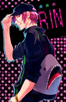 1boy adjusting_clothes adjusting_headwear animal_bag baseball_cap black_hat commentary_request free! grin hat looking_at_viewer male_focus matsuo_shin matsuoka_rin red_eyes red_hair shark_bag sharp_teeth short_hair smile solo teeth upper_body