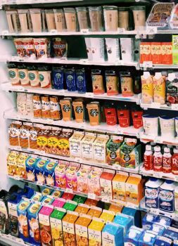 art_study coffee commentary drink drink_carton english_commentary grocery_store milk_carton no_humans original pachoyeen scenery shelf translation_request