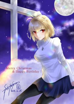 1girl ahoge arcueid_brunestud blonde_hair blue_skirt blush breasts christmas cloud cloudy_sky commentary_request full_moon hair_intakes happy_birthday highres jewelry leaning_forward looking_at_viewer merry_christmas miniskirt moon necklace on_rooftop pantyhose red_eyes short_hair sitting skirt sky smile snow snowing sorano_tsukiyo tsukihime tsukihime_(remake)