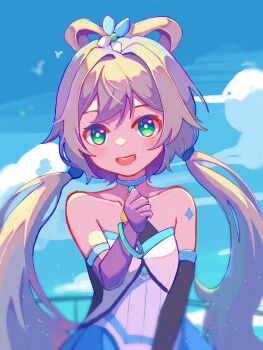 1girl awsj7858 bare_shoulders bird blue_choker blue_sky blush bright_pupils choker cloud cloudy_sky commentary_request detached_sleeves green_eyes grey_hair hair_intakes hand_up highres looking_at_viewer luo_tianyi open_mouth sky smile solo vocaloid white_pupils