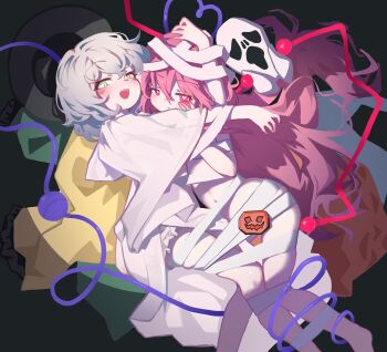 2girls absurdres bandages black_hat cho_kagaku_no_rei_kyoju eyeball ghost_costume green_eyes grey_hair halloween halloween_costume happy_halloween hat hata_no_kokoro heart heart-shaped_pupils heart_of_string highres hug komeiji_koishi multiple_girls open_mouth pink_eyes pink_hair pumpkin sheet_ghost symbol-shaped_pupils third_eye touhou