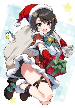 1girl :d alternate_costume bell black_hair blue_eyes bow bowtie brown_corset brown_shoes capelet center_frills commentary_request corset frills full_body fur-trimmed_capelet fur-trimmed_gloves fur-trimmed_headwear fur-trimmed_shoes fur-trimmed_skirt fur_trim gloves green_bow green_bowtie hair_ornament hat highres holding holding_sack hololive kutata looking_at_viewer miniskirt neck_bell oozora_subaru open_mouth plaid_capelet plaid_clothes plaid_skirt platform_shoes pom_pom_(clothes) red_capelet red_gloves red_hat red_skirt sack santa_costume santa_hat shirt shoes short_hair skirt smile solo swept_bangs teeth thigh_strap upper_teeth_only v-shaped_eyebrows virtual_youtuber white_background white_shirt
