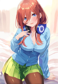 1girl absurdres blue_cardigan blue_eyes blush breasts brown_hair cardigan cleavage commentary_request go-toubun_no_hanayome hair_between_eyes headphones headphones_around_neck highres long_hair long_hair_between_eyes long_sleeves looking_at_viewer nakano_miku on_bed open_mouth pantyhose partial_commentary shirt simple_background sitting skirt smk13703 solo