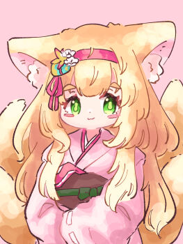 1girl :3 animal_ears arknights blonde_hair blush_stickers closed_mouth commentary_request fox_ears fox_girl fox_tail green_eyes hair_ornament hairband highres japanese_clothes kimono kitsune long_hair looking_at_viewer multiple_tails obi official_alternate_costume pink_background pink_kimono sash simple_background solo suzuran_(arknights) suzuran_(yukibare)_(arknights) tail very_long_hair yopi_(user_wdgp8532)