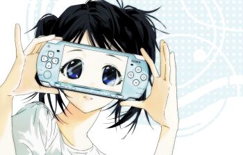 1girl 2000s_(style) black_hair blue_background blue_eyes circle dotted_background faux_retro_artstyle grin hair_between_eyes handheld_game_console head_tilt highres holding holding_handheld_game_console light_smile looking_at_viewer original playstation_portable ranxan0 screen shirt short_hair short_sleeves short_twintails smile solo t-shirt tareme twintails two-tone_background white_background white_shirt