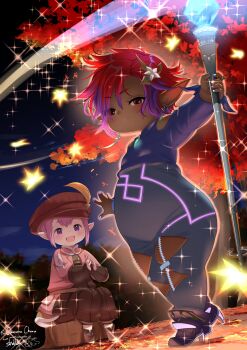 2girls autumn_leaves brown_pants commentary_request commission dark-skinned_female dark_skin final_fantasy final_fantasy_xiv gradient_hair hat highres holding holding_staff lalafell leaf long_sleeves multicolored_hair multiple_girls open_mouth pants pink_hair pointy_ears purple_eyes purple_hair red_hair red_hat shelldy short_hair sitting skeb_commission staff standing tree_stump