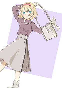 1girl absurdres alice_margatroid alternate_costume bag blonde_hair blue_eyes brown_skirt brown_sweater closed_mouth commentary_request contemporary hairband highres holding holding_bag jewelry looking_at_viewer necklace pearl_necklace pink_hairband skirt smile solo sweater touhou tsuno_no_hito