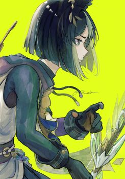 1boy absurdres black_cape black_gloves blunt_ends bow_(weapon) cape cowboy_shot from_side genshin_impact gloves green_background green_eyes highres holding holding_bow_(weapon) holding_weapon long_sleeves male_focus multicolored_hair o-ring oimo_(0o_oimo_) parted_bangs solo streaked_hair tighnari_(genshin_impact) weapon