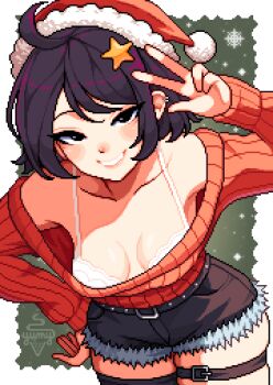 1girl absurdres ahoge artist_name artist_self-insert aseprite_(medium) belt black_eyes black_hair breasts christmas collarbone commentary cutoffs english_commentary grin hand_on_own_hip hat highres leaning_forward looking_at_viewer medium_breasts off_shoulder pixel_art santa_hat short_hair smile sweater thigh_belt thigh_strap w yumykon yumykon_(yumykon) yumyverse
