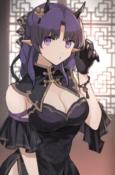 1girl absurdres arknights black_dress black_gloves black_horns bracelet breasts china_dress chinese_clothes cleavage commentary_request cosplay detached_collar detached_sleeves dress flower gloves hair_flower hair_ornament hibiscus_(arknights) hibiscus_the_purifier_(arknights) highres horns jewelry lava_(arknights) lava_(arknights)_(cosplay) lava_the_purgatory_(arknights) lava_the_purgatory_(dusk_wisteria)_(arknights) noshima parted_lips pointy_ears purple_eyes purple_hair sideways_glance solo strapless strapless_dress upper_body