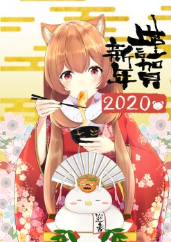 Rule 34 | 1girl, abstract background, alternate costume, animal ear fluff, animal ears, balloon (tate no yuusha no nariagari), banzai mon, blush, blush stickers, bowl, breasts, brown hair, chopsticks, closed mouth, filo (tate no yuusha no nariagari), floral background, floral print, floral print kimono, food request, gradient background, highres, holding, holding bowl, holding chopsticks, japanese clothes, kimono, long hair, looking at viewer, new year, print kimono, raccoon ears, raccoon girl, raphtalia, red eyes, red kimono, small breasts, smile, solo, straight-on, straight hair, tate no yuusha no nariagari, third-party source, translation request, upper body, white background, yellow background, yukata