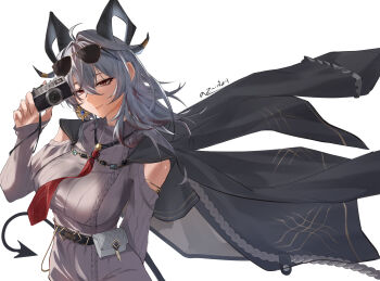 1girl absurdres ahoge artist_name bare_shoulders black_horns black_jacket black_tail breasts camera clothing_cutout commentary curled_horns demon_tail dress earrings eyewear_on_head fingernails grey_dress grey_hair hair_between_eyes hand_up highres holding holding_camera horns jacket jacket_on_shoulders jewelry large_breasts long_hair long_sleeves looking_at_viewer multicolored_hair necktie parted_lips red_eyes red_necktie shoulder_cutout simple_background smile solo streaked_hair sunglasses sweater sweater_dress tail turtleneck turtleneck_dress white_background wuthering_waves zaint_(zaintz4) zani_(downtown_repose)_(wuthering_waves) zani_(wuthering_waves)