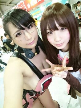 Rule 34 | 2girls, black hair, breasts, cattleya (queen's blade), cattleya (queen's blade) (cosplay), chouzuki maryou, cosplay, flower, glasses, green eyes, highres, hip focus, large breasts, multiple girls, photo (medium), plump, queen's blade, thick thighs, thighs, wide hips