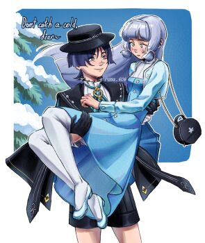 1boy 1girl alternate_costume aqua_ascot artist_name ascot ayaka_(genshin_impact) bag beads black_bag black_cloak black_gloves black_hair black_hat blue_background blue_dress blue_eyes blue_gemstone blue_shoes blue_shrug blue_sleeves blunt_bangs blunt_ends blunt_tresses blush boater_hat border brooch carrying chain cloak collar collared_shirt commentary couple dress dress_shirt english_commentary english_text eyeliner eyeshadow formal_clothes frilled_shirt_collar frills gem genshin_impact gloves grey_hair hair_beads hair_ornament hairband half_gloves hand_on_another&#039;s_back hand_on_another&#039;s_thigh handbag hat hetero highres hime_cut jewelry kamisato_ayaka_(oneplus)_(genshin_impact) long_hair long_sleeves looking_at_another low_block_heels makeup outdoors pantyhose parted_lips pine_tree princess_carry purple_eyes red_eyeliner red_eyeshadow riina_606 scaramouche_(genshin_impact) shirt shoes shrug_(clothing) smirk snow tareme tree tsurime undershirt wanderer_(genshin_fes_2026)_(genshin_impact) wanderer_(genshin_impact) white_border white_collar white_hairband white_mouth white_pantyhose white_shirt white_trim