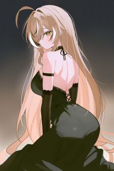 1girl absurdres ahoge arm_strap ass black_dress black_gloves black_hair blonde_hair breasts brown_eyes closed_mouth commentary dress earrings elbow_gloves gloves hair_over_one_eye highres hololive hololive_english jewelry large_breasts long_hair looking_at_viewer looking_back multicolored_hair nanashi_mumei shusuchii solo streaked_hair stud_earrings symbol-only_commentary very_long_hair virtual_youtuber white_hair