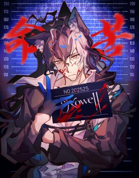 1boy absurdres ahoge animal_ears arknights beard_stubble black_gloves black_hair black_jacket blood blood_on_face blood_splatter blue_background blue_gloves character_name chinese_commentary chuichuihuahewu collarbone expressionless facial_hair fox_boy fox_ears gloves gradient_gloves grey_eyes hair_between_eyes half_gloves hand_on_own_arm height_chart highres holding holding_sign jacket jitome long_hair long_sleeves looking_at_viewer male_focus mature_male mole mole_on_neck mole_under_eye mugshot multicolored_hair nameplate nowell_(arknights) open_clothes open_collar open_jacket parted_lips popped_collar shirt sign solo streaked_hair stubble text_background upper_body wavy_hair white_hair white_shirt wing_collar wrinkled_skin