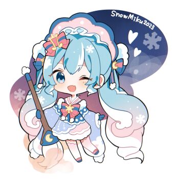 1girl ;d blue_bow blue_eyes blue_gloves blue_hair blue_kimono blue_shoes bow character_name chibi chibi_only commentary crescent fang full_body gloves gradient_hair hatsune_miku heart highres holding holding_paintbrush japanese_clothes kimono long_hair multicolored_hair one_eye_closed open_mouth paintbrush pink_bow pink_hair pink_thighhighs shoes smile snowflakes solo streaked_hair striped_bow thighhighs uon_shil very_long_hair vocaloid white_hair white_thighhighs yuki_miku yuki_miku_(2023)