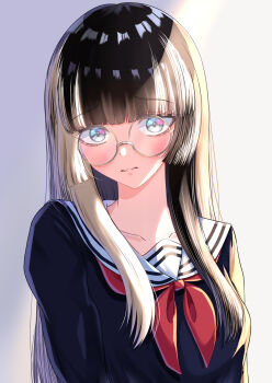 1girl black_hair blonde_hair blue_eyes blue_shirt closed_mouth commentary glasses highres hololive hololive_dev_is juufuutei_raden long_hair looking_at_viewer multicolored_hair neckerchief red_neckerchief round_eyewear sailor_collar school_uniform serafuku shirt solo suzuka_(suzukawu) two-tone_hair upper_body virtual_youtuber white_sailor_collar