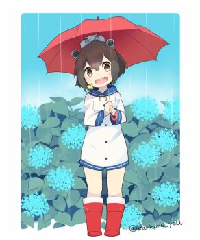1girl blue_flower blush boots brown_eyes brown_hair coat_dress commentary_request dress flower headgear holding holding_umbrella hood hood_down hooded_dress hydrangea kantai_collection leaf long_sleeves looking_at_viewer ohagi_(iihatobu05) open_mouth rain red_boots rubber_boots short_hair solo standing teeth twitter_username umbrella upper_teeth_only white_dress yukikaze_(kancolle)
