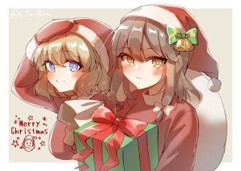 2girls alternate_costume alternate_headwear bell blonde_hair blue_eyes blush border bow brown_hair christmas commentary_request english_text gift gloves green_bow hair_bow hand_on_own_head hat highres kinese_(katasutorohu) looking_at_viewer maribel_hearn merry_christmas multiple_girls red_gloves santa_hat smile touhou twitter_username upper_body usami_renko white_bag white_border white_bow yellow_eyes
