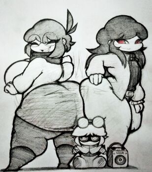 1girl 2boys ahoge ass black_hair boss_(thelittlenerdys) breasts buck_teeth camera commentary english_commentary graphite_(medium) highres huge_ass large_breasts motivee multiple_boys rand0m_293 red_eyes teeth traditional_media trap twitter_user_sona