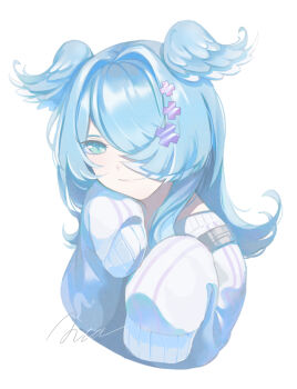 1girl aotan_cc aqua_eyes artist_name blue_hair commentary elira_pendora elira_pendora_(1st_costume) hair_intakes hair_over_one_eye head_wings light_smile long_hair long_sleeves looking_at_viewer nijisanji nijisanji_en overalls signature simple_background sleeves_past_fingers sleeves_past_wrists solo sweater symbol-only_commentary upper_body virtual_youtuber white_background white_sweater wings