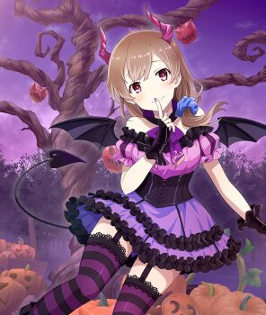1girl bare_shoulders bat_wings black_corset black_garter_straps black_gloves blue_scrunchie blush bow bowtie brown_hair closed_mouth corset demon_horns demon_tail detached_collar detached_sleeves dot_nose dress feet_out_of_frame fingerless_gloves game_cg garter_straps gloves hair_ornament hair_scrunchie halloween halloween_costume horns index_finger_raised jack-o'-lantern lace lace-trimmed_thighhighs lace_trim layered_skirt looking_at_viewer low_side_ponytail medium_hair mizushina_kinuka night official_art pink_eyes pink_horns plant purple_bow purple_bowtie purple_dress purple_nails purple_skirt purple_sky purple_sleeves purple_thighhighs scrunchie short_sleeves skirt sky smile solo striped_clothes striped_thighhighs tail thighhighs third-party_source toji_no_miko toji_no_miko:_kizamishi_issen_no_tomoshibi tree underbust vines wings zettai_ryouiki