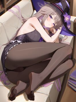 1girl absurdres adapted_costume backless_dress backless_outfit bilingual_commentary black_dress black_hat black_panties black_pantyhose blush breasts brown_hair couch dress hat herta_(honkai:_star_rail) highres honkai:_star_rail honkai_(series) indoors knees_up large_breasts light_frown long_hair looking_at_viewer lying mixed-language_commentary on_couch on_side panties pantyhose purple_eyes radoremo soles solo the_herta_(honkai:_star_rail) underwear witch_hat