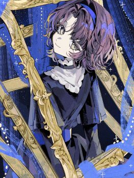 1girl alternate_costume alternate_eye_color arms_behind_back black_dress blue_hairband brown_hair dress hairband highres looking_back picture_frame reverse:1999 schneider_(reverse:1999) smile solo yellow_eyes yuzu_(parasitic_910)