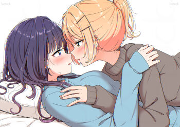 2girls betock blonde_hair blue_hair blush breasts commentary_request eye_contact grey_sweater hair_ornament hairclip highres long_hair looking_at_another lying lying_on_person medium_breasts multiple_girls on_back open_mouth original pillow pink_nails pink_sweater ponytail short_ponytail simple_background sleeves_past_wrists sweater teeth upper_teeth_only white_background yellow_eyes yuri