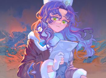 1girl blue_hair brown_jacket fingerless_gloves floating_hair fur_hat gloves green_eyes grey_sky hand_up hat highres holding holding_paper jacket long_hair moldir_(reverse:1999) mountain outdoors papakha paper reading reverse:1999 scarf sky solo syun_(ashenaurora) upper_body white_gloves white_hat white_scarf