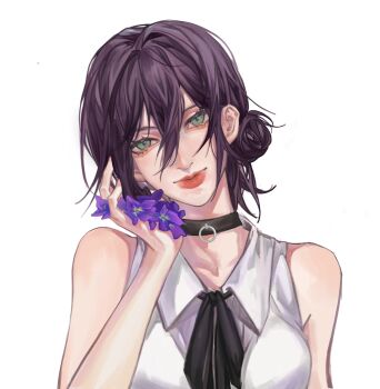 1girl aegyo_sal bare_shoulders black_choker black_hair black_ribbon breasts chainsaw_man chinese_commentary choker closed_mouth collared_shirt commentary_request double-parted_bangs eyelashes flower green_eyes hair_between_eyes hand_up highres holding holding_flower lips looking_at_viewer medium_breasts neck_ribbon purple_flower red_lips reze_(chainsaw_man) ribbon shirt short_hair simple_background sleeveless sleeveless_shirt smile solo thick_lips upper_body white_background white_shirt yaesakura908