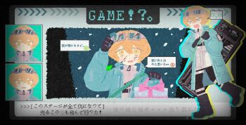 &gt;_&lt; 1boy aqua_coat black_boots black_pants blood blood_on_eyewear blood_on_face boots coat devyat&#039;_association_north_uniform goggles goggles_on_head hashtag-only_commentary highres jacket limbus_company male_focus multiple_views open_mouth pants project_moon sinclair_(project_moon) smile speech_bubble translation_request white_jacket yesheng_zong_ren