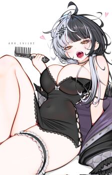 1girl ahoge ark_evil02 arm_support artist_name black_chemise black_hair blunt_bangs breasts chemise choker cleavage clothes_down comb commentary corrupted_twitter_file covered_navel cross-laced_slit ear_piercing earrings english_commentary eyelashes fangs frilled_thigh_strap grey_hair hair_ornament heart highres holding holding_comb hololive hololive_english jacket jacket_partially_removed jewelry knee_up lace lace_choker large_breasts light_blush long_hair looking_at_viewer messy_hair multicolored_hair open_clothes open_jacket open_mouth piercing ring shiori_novella simple_background sitting solo split-color_hair strap_slip stud_earrings thick_thighs thigh_strap thighs virtual_youtuber white_background yellow_eyes
