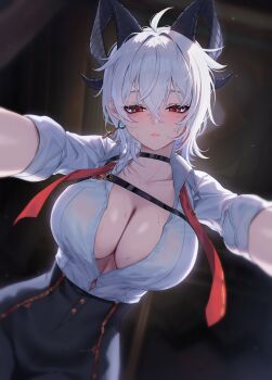 1girl ahoge black_choker black_horns breasts button_gap choker cleavage collared_shirt curled_horns earrings highres horns jewelry kam-ja large_breasts light_particles looking_at_viewer multicolored_hair necktie parted_lips red_eyes shirt shirt_tucked_in single_earring solo streaked_hair undone_necktie white_hair white_shirt wuthering_waves zani_(wuthering_waves)