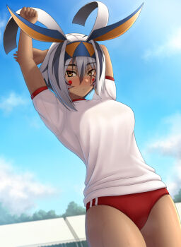 1girl animal_ears antenna_hair arms_up black_hair blue_sky blush breasts buruma chuppa_(katotsuba) colored_inner_hair dark-skinned_female dark_skin earrings facepaint facial_mark fate/grand_order fate_(series) gym_shirt gym_shorts gym_uniform hairband hoop_earrings jackal_ears jewelry looking_at_viewer medium_breasts multicolored_hair nitocris_(fate) nitocris_alter_(fate) red_buruma shirt short_hair short_sleeves shorts sidelocks sky solo streaked_hair thighs white_hair white_shirt yellow_eyes
