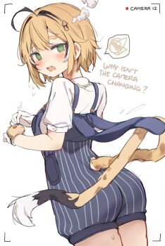 1girl @_@ ahoge black_hair blonde_hair blue_overalls blush clothing_cutout commentary dooby english_text fake_screenshot from_behind gloves green_eyes highres indie_virtual_youtuber looking_at_viewer mouse_tail multicolored_hair open_mouth orobou overalls recording short_hair simple_background solo speech_bubble streaked_hair tail tail_through_clothes teeth thick_eyebrows upper_teeth_only virtual_youtuber white_background white_gloves