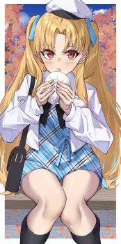 1girl absurdres autumn_leaves bag black_socks blonde_hair blue_ribbon collared_jacket cropped_jacket eating ereshkigal_(fate) fate/grand_order fate_(series) flat_cap food hair_ribbon handbag hat highres holding holding_food jacket kneehighs leaf light_blush long_sleeves looking_at_viewer official_alternate_costume on_bench plaid_clothes red_eyes ribbon sitting socks solo toukan white_jacket