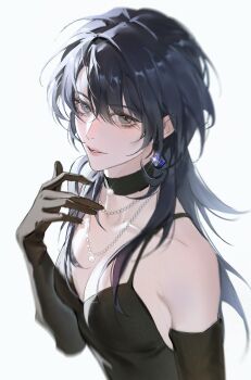 1girl arm_at_side black_choker black_gloves black_hair black_shirt blurry_edges breasts chief_(path_to_nowhere) choker cleavage commentary cube_earrings elbow_gloves eyelashes feichuan02 female_chief_(path_to_nowhere) from_above gloves grey_hair hair_over_shoulder hand_up highres jewelry large_breasts long_hair looking_at_viewer looking_up necklace parted_lips path_to_nowhere pearl_necklace shirt simple_background sleeveless sleeveless_shirt smile solo symbol-only_commentary upper_body white_background