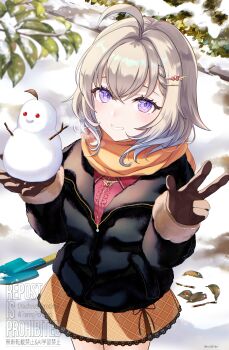 1girl absurdres ahoge blonde_hair blurry blurry_foreground breath center_frills commentary_request cowboy_shot frills from_above fur-trimmed_sleeves fur_trim gloves gradient_hair grey_hair grin hair_intakes hair_ornament hairclip highres holding_snowman jacket jewelry kudoukudokudo lace lace-trimmed_skirt lace_trim leaf long_sleeves looking_at_viewer mini_snowman multicolored_hair necklace original outdoors purple_eyes scarf short_hair shovel skirt smile snow snowman solo v watermark