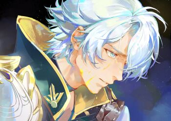 1boy absurdres antenna_hair black_choker blue_eyes choker from_side highres honkai:_star_rail honkai_(series) male_focus parted_lips phainon_(honkai:_star_rail) short_hair solo teeth weishiji white_hair yellow_blood