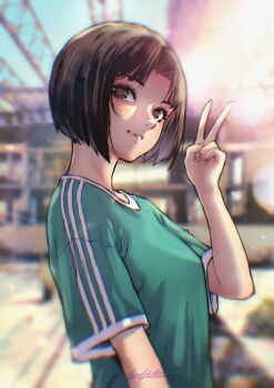 1girl artist_name bad_tag blurry blurry_background bob_cut bokeh breasts brown_eyes brown_hair commentary depth_of_field english_commentary eyelashes from_side green_shirt hand_up helmet highres light_particles looking_at_viewer looking_to_the_side medium_breasts notice_lines original parted_bangs parted_lips ringed_eyes shirt short_hair short_sleeves signature smile solo t-shirt toni_caballero train_station triple_vertical_stripe upper_body v white_trim