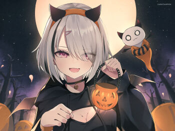 1girl :d absurdres alternate_costume arata_ryou arms_up artist_name asumi_sena bare_tree basket bat_wings black_choker black_hoodie black_horns black_shirt black_streaks blush breasts choker cleavage commentary_request eyes_visible_through_hair fake_horns fake_wings fang full_moon grey_hair hair_ornament hair_over_one_eye hairband hairclip halloween highres holding holding_basket hood hoodie horns house long_sleeves looking_at_viewer medium_breasts moon multicolored_hair open_mouth orange_hairband outdoors paw_pose pumpkin purple_eyes shirt short_hair skin_fang sky sleeves_past_wrists smile solo star_(sky) starry_sky streaked_hair tree upper_body virtual_youtuber vspo! wings wristband