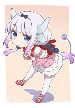 1girl backpack bag beads black_bow black_hairband blue_eyes blunt_bangs border bow bow_hairband capelet commentary dragon_girl dragon_horns dress frilled_capelet frilled_dress frills hair_beads hair_ornament hairband heebee holding_strap horns kanna_kamui kobayashi-san_chi_no_maidragon leaning_forward long_hair looking_at_viewer low_twintails outline outside_border parted_lips pink_dress purple_hair randoseru red_bag red_shoes shoes signature simple_background solo standing tail thighhighs twintails white_border white_capelet white_outline white_thighhighs