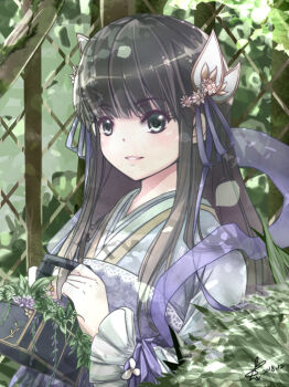 1girl black_hair blue_sash bucket chinese_clothes commentary_request dated green_eyes green_hanfu hair_ribbon hanfu holding holding_bucket original ribbon rokugatsu_no_usagi sash simple_background smile solo upper_body