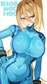 1girl blonde_hair blue_bodysuit blue_eyes blush bodysuit breasts commentary_request highres large_breasts long_hair looking_at_viewer metroid mole mole_under_mouth nintendo ponytail samus_aran simple_background skin_tight solo super_smash_bros. yasaikakiage zero_suit