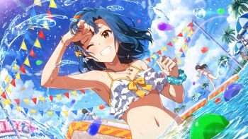1girl arm_up bikini blue_hair blush breasts commentary_request dutch_angle frilled_bikini frills game_cg grin idolmaster idolmaster_million_live! idolmaster_million_live!_theater_days jewelry medium_hair nanao_yuriko navel necklace official_art one_eye_closed outdoors pool scrunchie smile solo_focus splashing swimsuit third-party_source wading water water_drop white_bikini wrist_scrunchie yellow_eyes