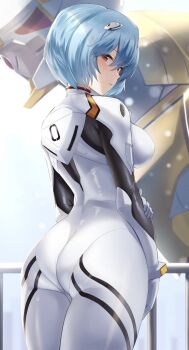 1girl ass ayanami_rei blue_eyes blue_hair bodysuit breasts eyes_visible_through_hair facing_away hair_between_eyes hair_ornament highres holding_own_arm hotate-chan humanoid_robot large_breasts leaning_on_object looking_at_viewer looking_back mecha mecha_pilot_suit neon_genesis_evangelion parted_lips plugsuit_(evangelion) railing red_eyes robot short_hair skin_tight solo white_background white_bodysuit