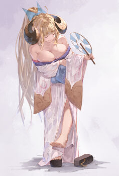 1girl absurdres ahoge anila_(granblue_fantasy) anila_(yukata)_(granblue_fantasy) bare_shoulders blonde_hair blunt_bangs blush breasts cleavage closed_eyes collarbone curled_horns draph feet full_body granblue_fantasy highres horns japanese_clothes kimono large_breasts long_hair long_sleeves obi platform_clogs platform_footwear ponytail sash sheep_horns short_eyebrows smile solo thick_eyebrows white_kimono yu_pian